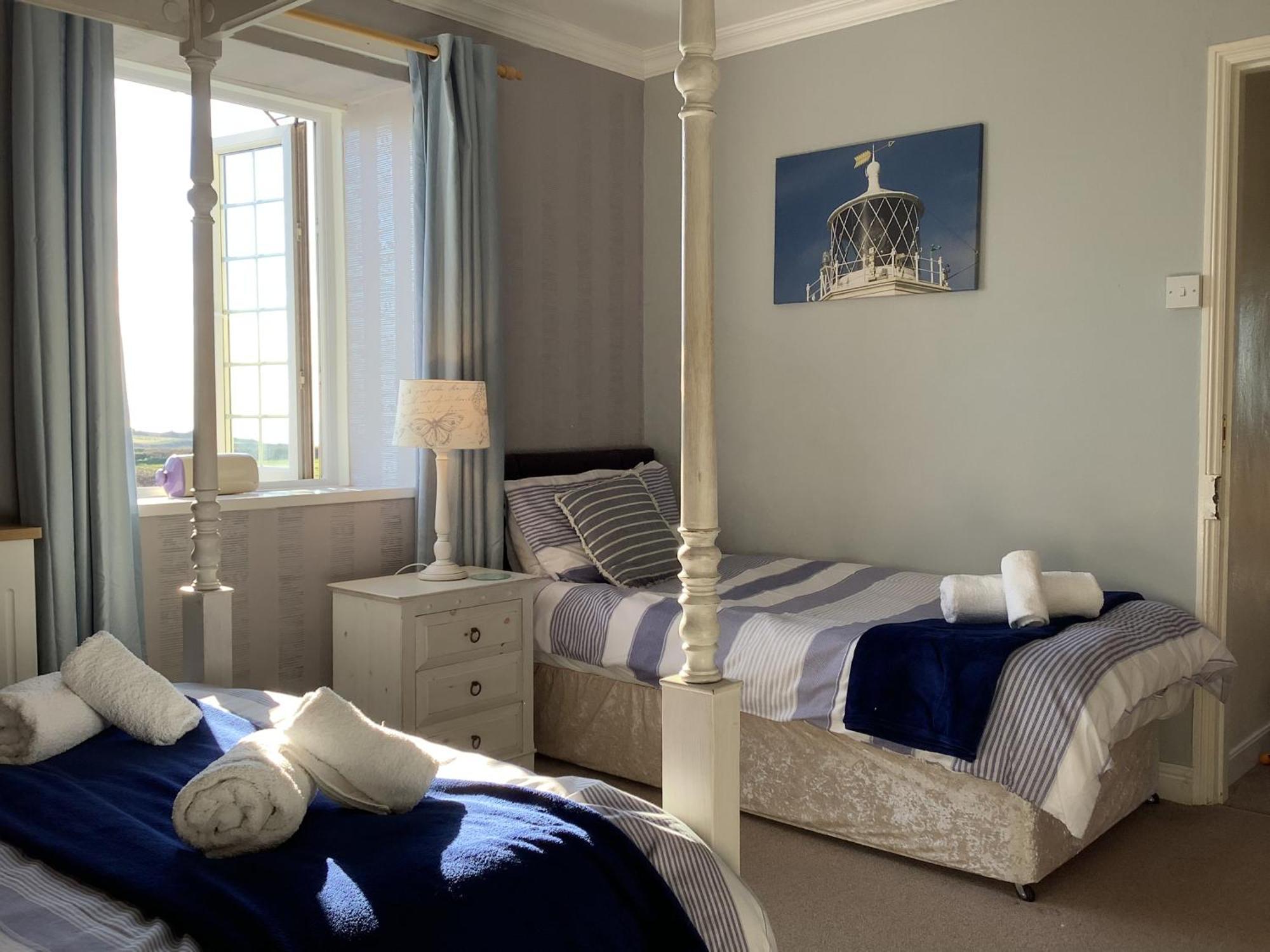 Haelarcher Farmhouse And Helicopter B&B Лизард Екстериор снимка